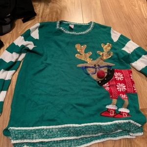 I’m selling a Christmas sweater